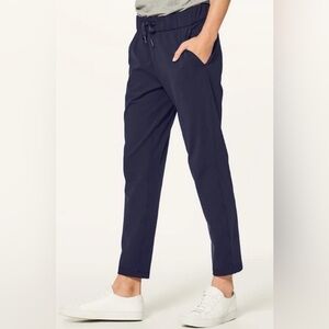 Lululemon On The Fly Women’s Pants 7/8 Length Ankle Woven Navy Size 4 EUC